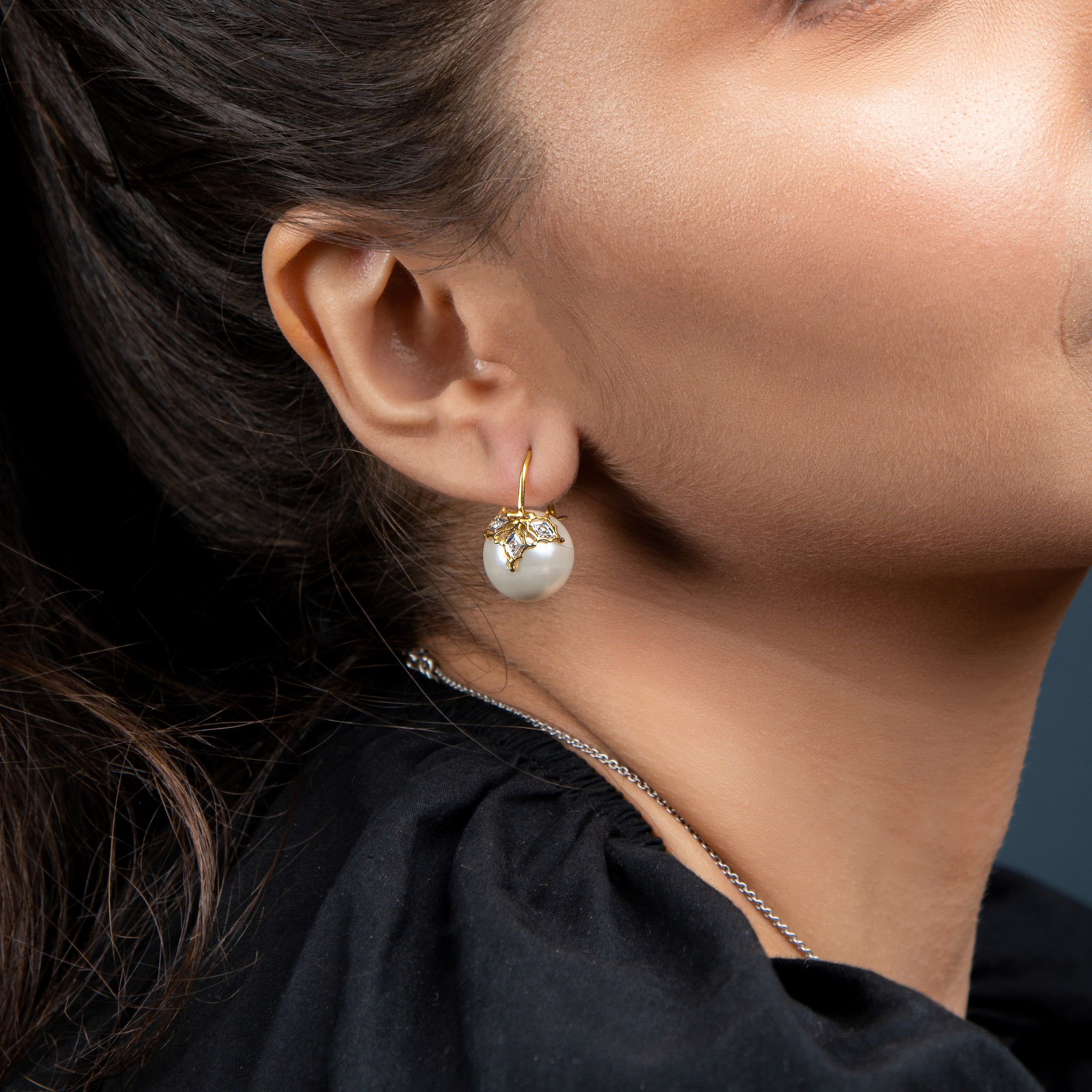 The filigree diamond and pearl earrings