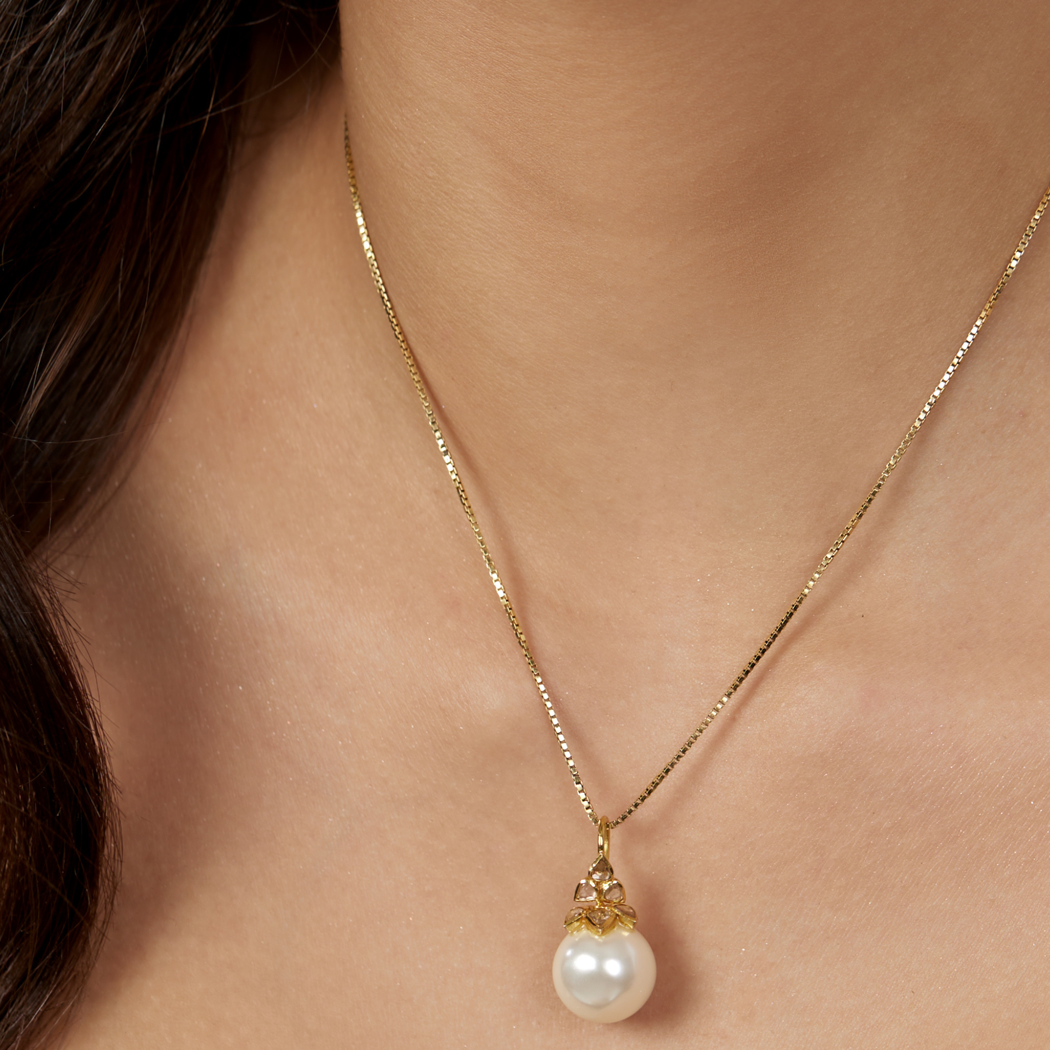 The classic 6 petal rosecut diamond and pearl pendant