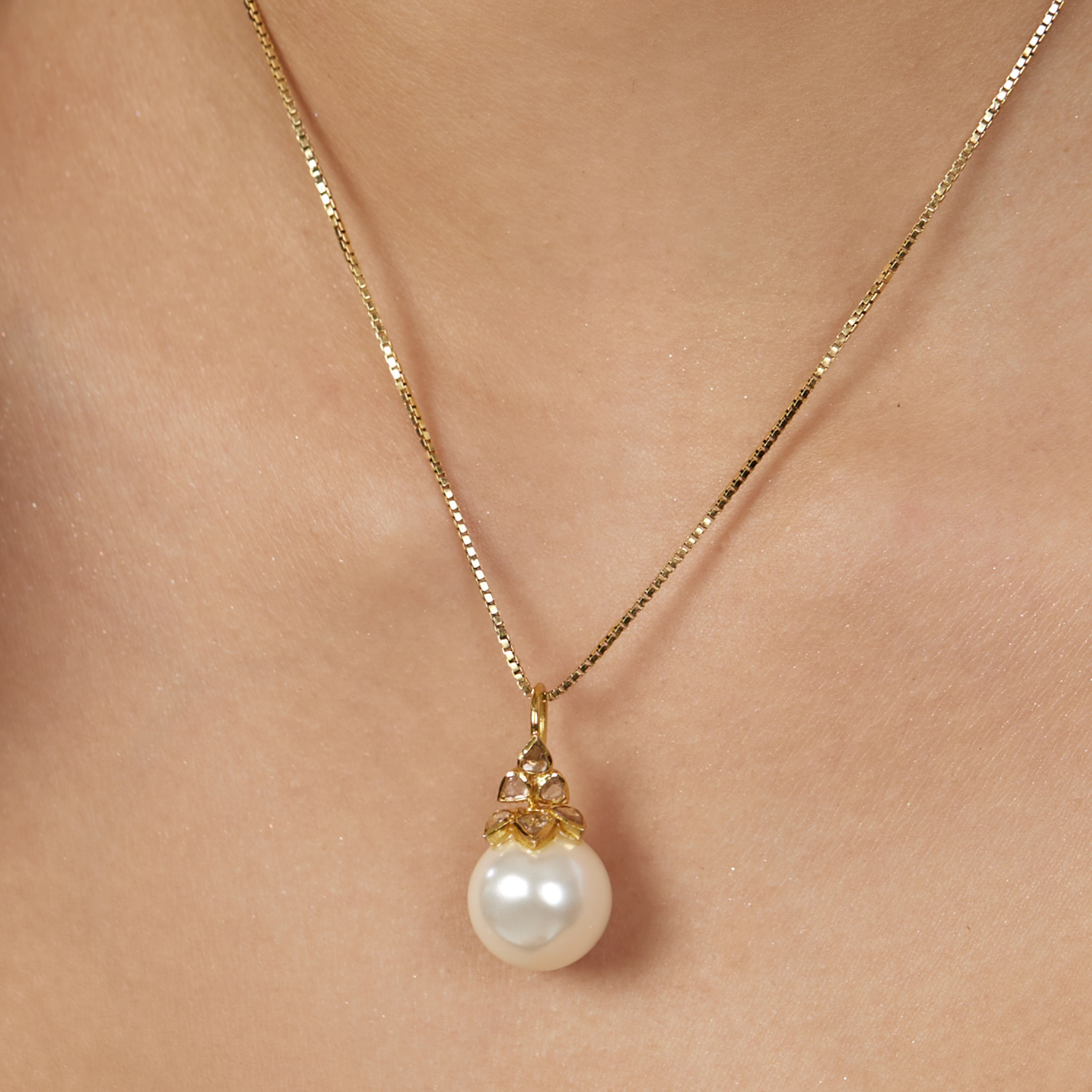 The classic 6 petal rosecut diamond and pearl pendant