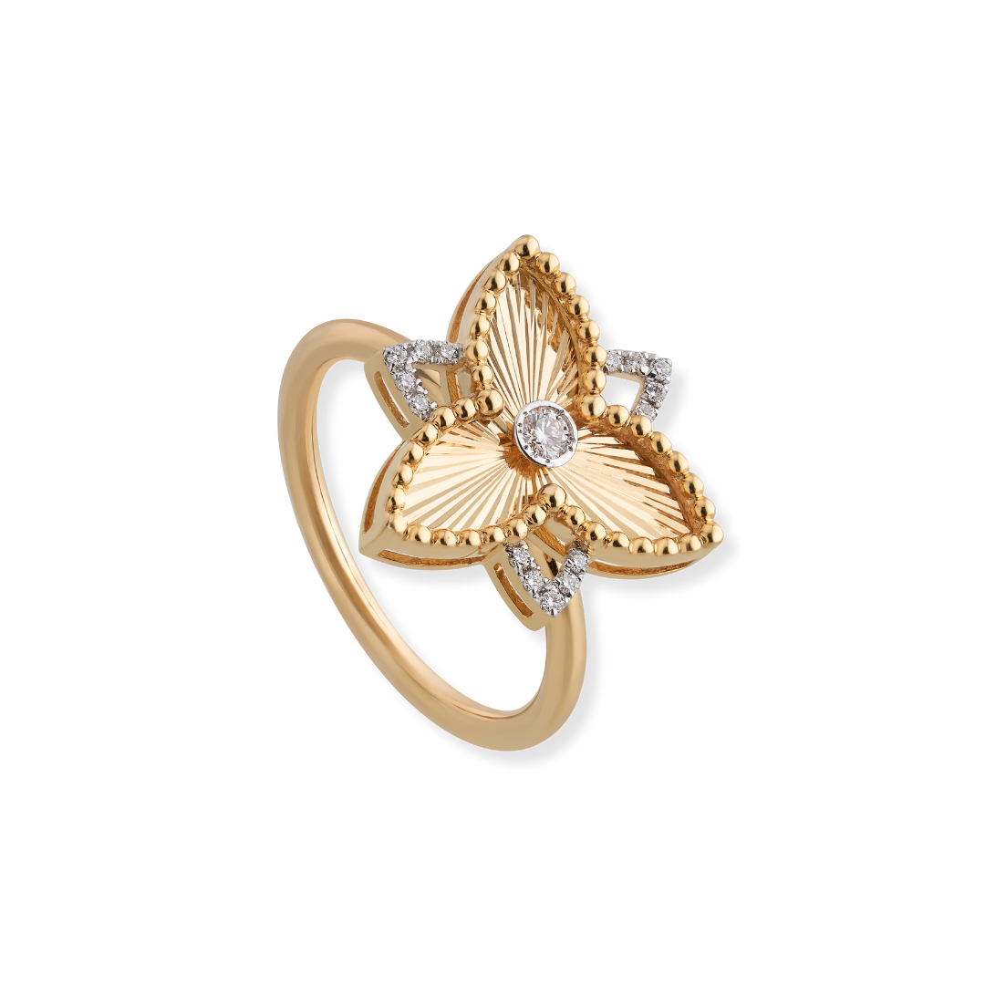 The gilded trillium ring with diamonds