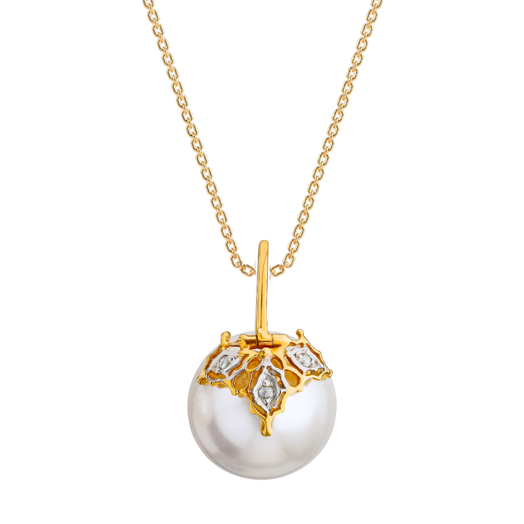 The filigree diamond and pearl pendant