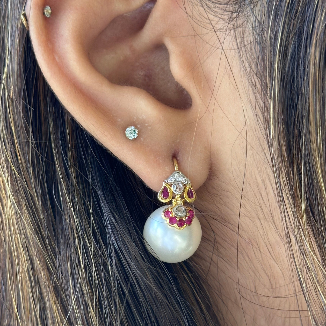 The large Indian motif with rubies, diamond and pearl earrings