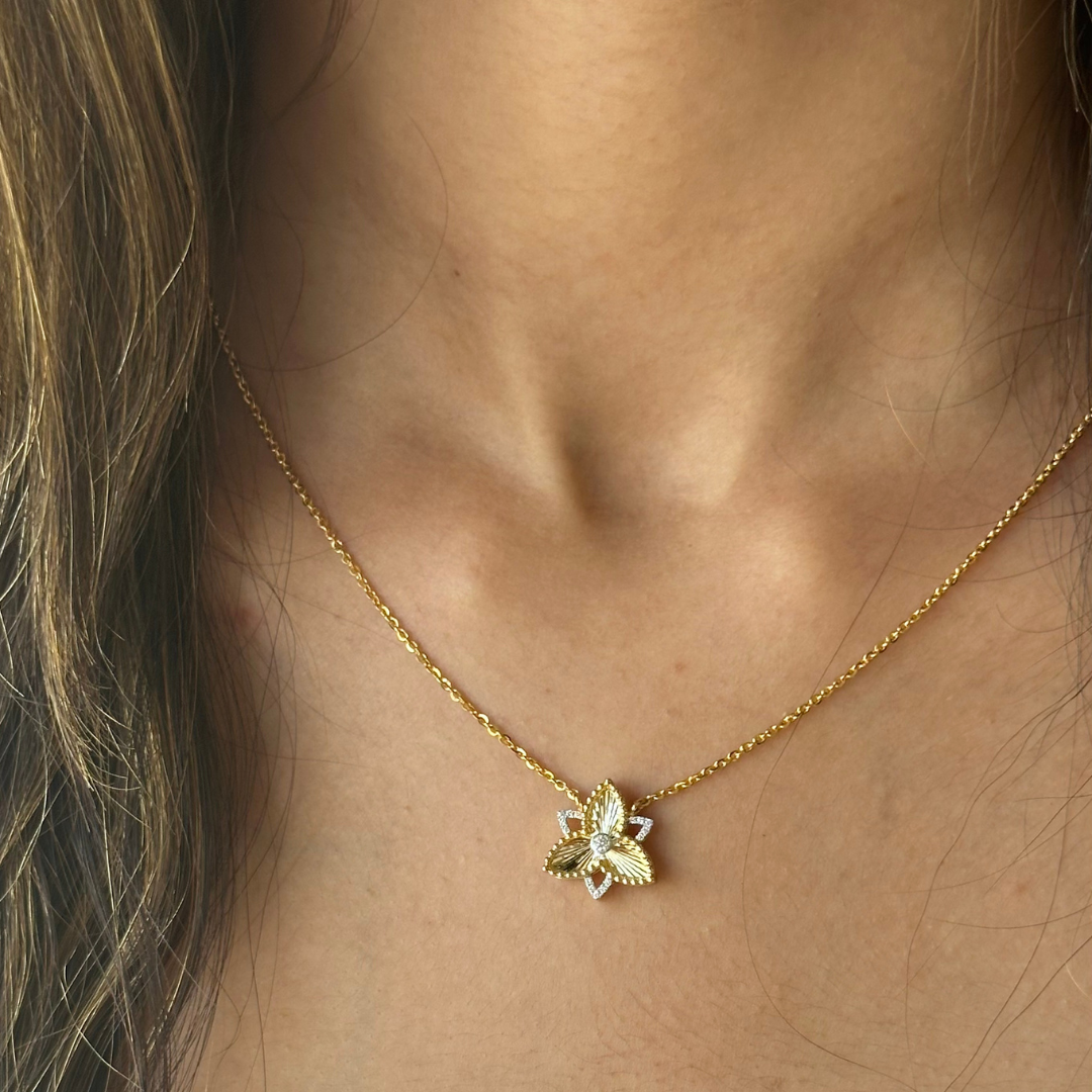 The gilded gold trillium necklace with diamonds